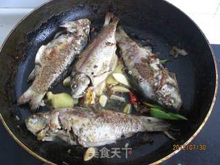 鲫鱼炖豆腐的做法步骤:5