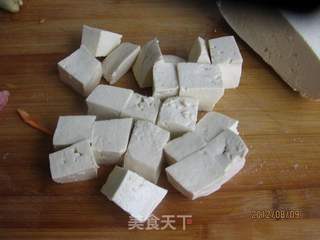 鲫鱼炖豆腐的做法步骤:2