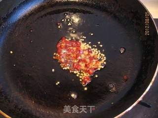 辣炒鲫鱼籽的做法步骤:5