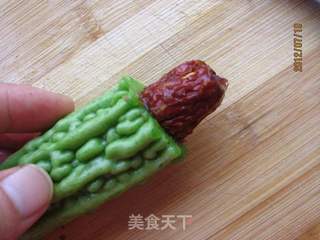 蜜汁红枣苦瓜段的做法步骤:8