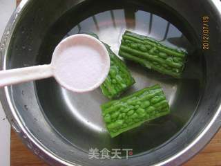 蜜汁红枣苦瓜段的做法步骤:5