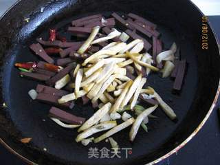 猪血炒豆干的做法步骤:10