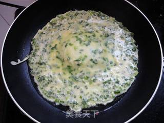 韭菜鸡蛋饼的做法步骤:7