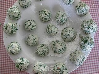 冬天享受春天的鲜味----荠菜豆腐丸子的做法步骤:7