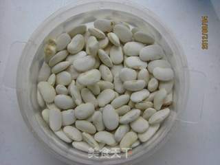 白豆烧鸡脚的做法步骤:3