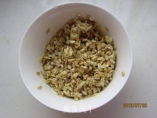 燕麦时蔬鲅鱼饼的做法步骤:2