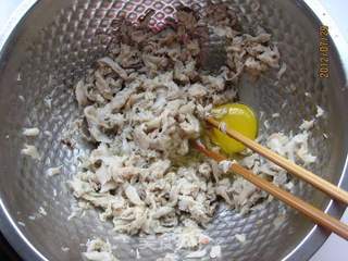 燕麦时蔬鲅鱼饼的做法步骤:4