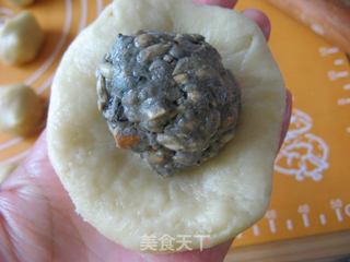 五仁月饼的做法步骤:11