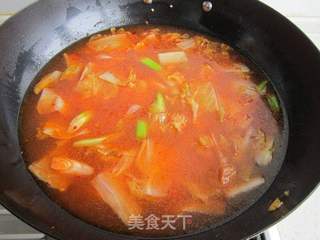 酸辣饺子火锅的做法步骤:11