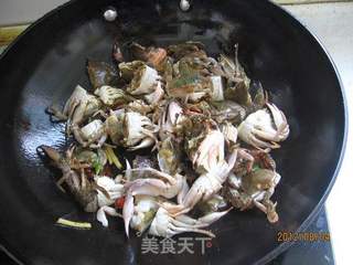 酱香炒蟹的做法步骤:7