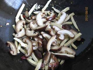 酱香菇豆干的做法步骤:6