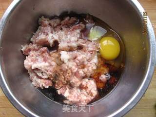 干炸肉丸的做法步骤:2