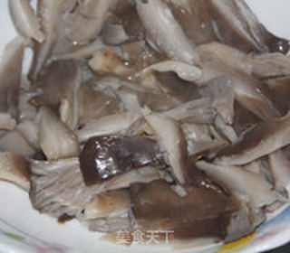 鸡腿炖蘑菇的做法步骤:10