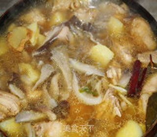 鸡腿炖蘑菇的做法步骤:11