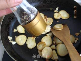盐煎杏胞菇的做法步骤:8