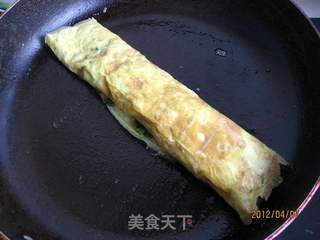 荠菜蛋卷的做法步骤:12