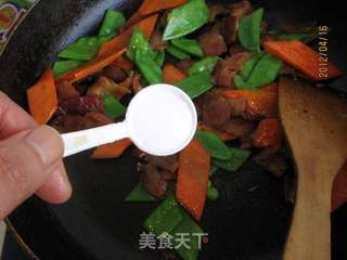 小炒培根荷兰豆的做法步骤:10