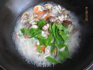 海鲜菇花蛤汤的做法步骤:10