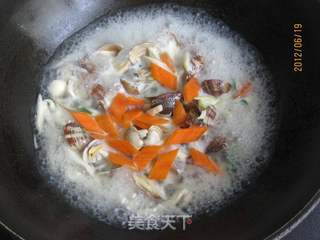 海鲜菇花蛤汤的做法步骤:9