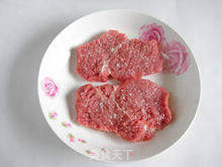 【银萝黑椒牛扒】--- 装饰食用二合一的独特吃法的做法步骤:2