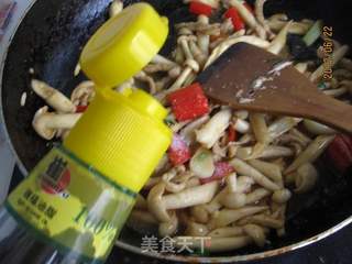 小炒海鲜菇的做法步骤:11