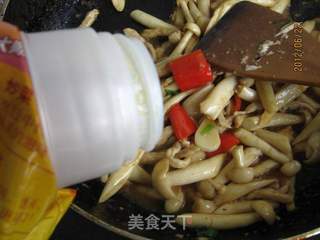 小炒海鲜菇的做法步骤:10