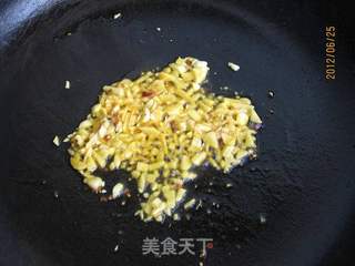 蒜香苦菊拌鱼干的做法步骤:8
