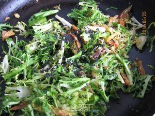 蒜香苦菊拌鱼干的做法步骤:15