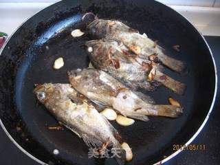 酱焖小鱼的做法步骤:4