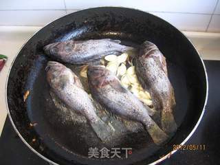 酱焖小鱼的做法步骤:3