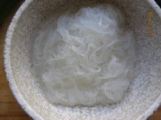 黄瓜粉丝拌海虹的做法步骤:4