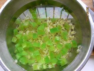 黄豆芽拌莴笋丁的做法步骤:5