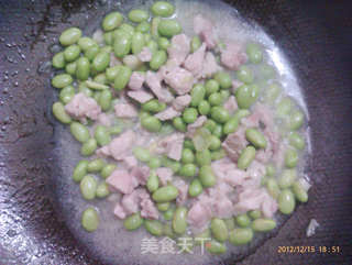 毛豆米炒肉丁的做法步骤:7