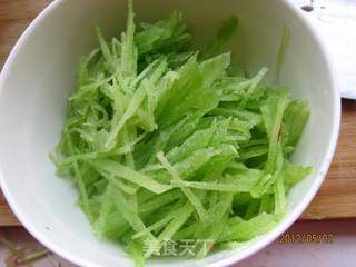 红油莴笋丝的做法步骤：3