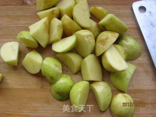 红烧土豆肉丸的做法步骤:2