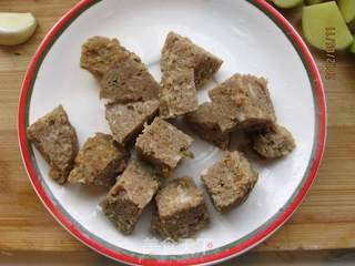 红烧土豆肉丸的做法步骤:3
