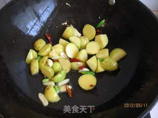 红烧土豆肉丸的做法步骤:6