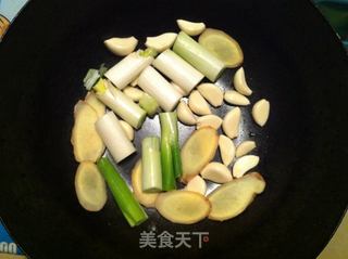 私家侉炖鱼的做法步骤：2