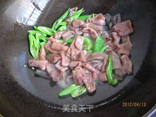 杭椒海肠的做法步骤:8