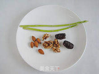 【原盅奶油南瓜浓汤】--- 细腻的浓汤、香脆的干果的做法步骤:2