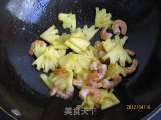 菠萝荷兰豆炒虾的做法步骤:7