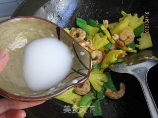 菠萝荷兰豆炒虾的做法步骤:10