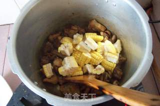 洋葱玉米烧鸡的做法步骤:7