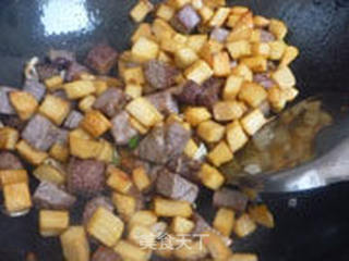 杏鲍菇烧牛肉的做法步骤:9