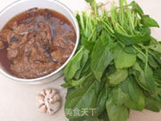 茶树菇炒菠菜的做法步骤：1