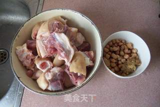 花生猪手汤 话梅猪手的做法步骤:2