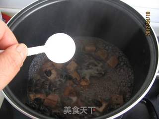 黑豆炖豆腐的做法步骤:7