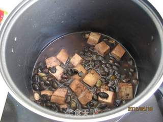 黑豆炖豆腐的做法步骤:6