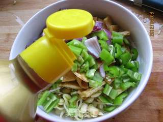 黄豆芽拌豆干的做法步骤:6