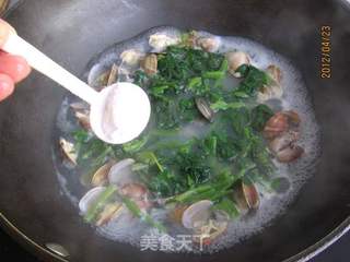 菠菜花蛤粉丝汤的做法步骤:5